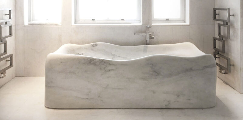White Marble Bathtub - Nuvola